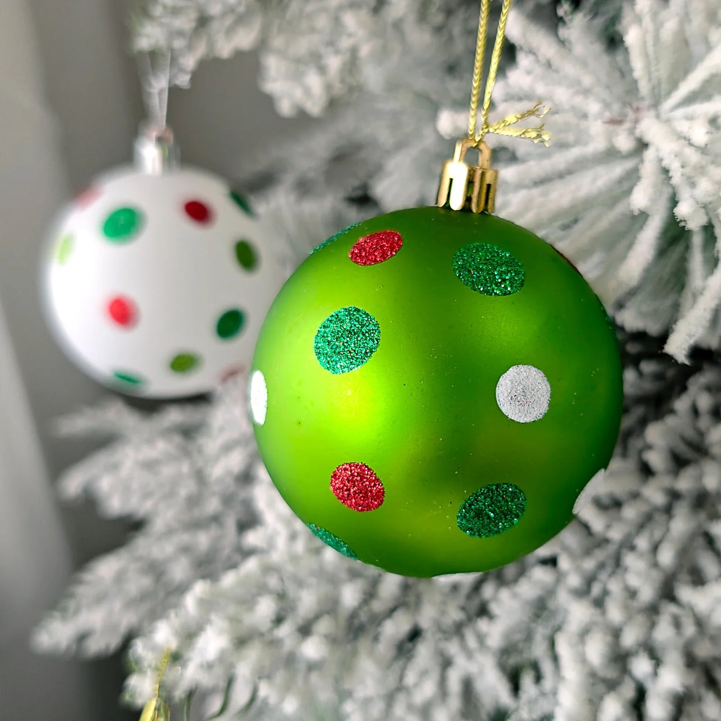 34/12/9pcs Grinch Christmas Ball Decorations Green Monster Xmas Tree Ornaments Green Painted Xmas Ball Set Christmas Home Decor